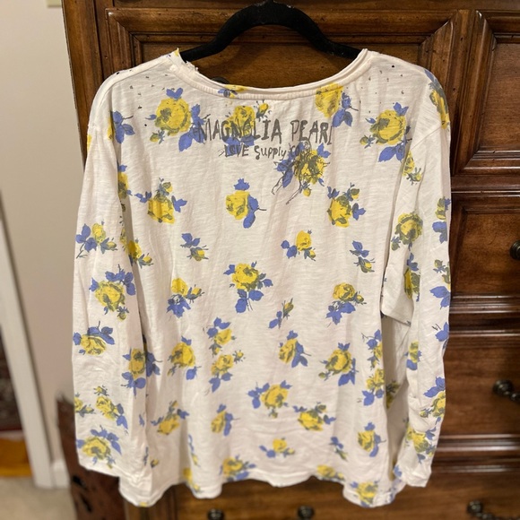 Magnolia Pearl Brave of Yellow Roses Dylan Tee - Picture 3 of 3